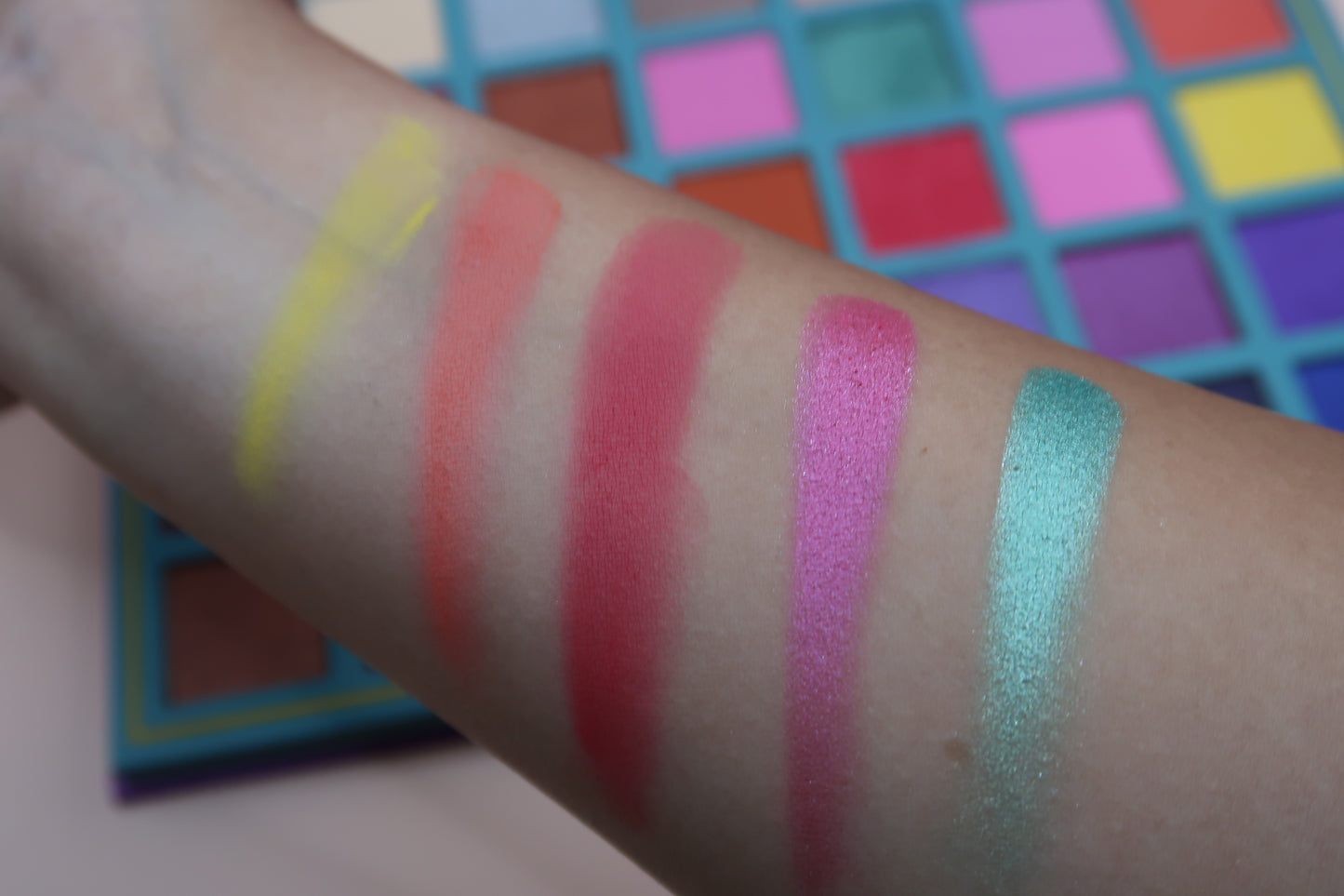 Anna Eyeshadow Palette