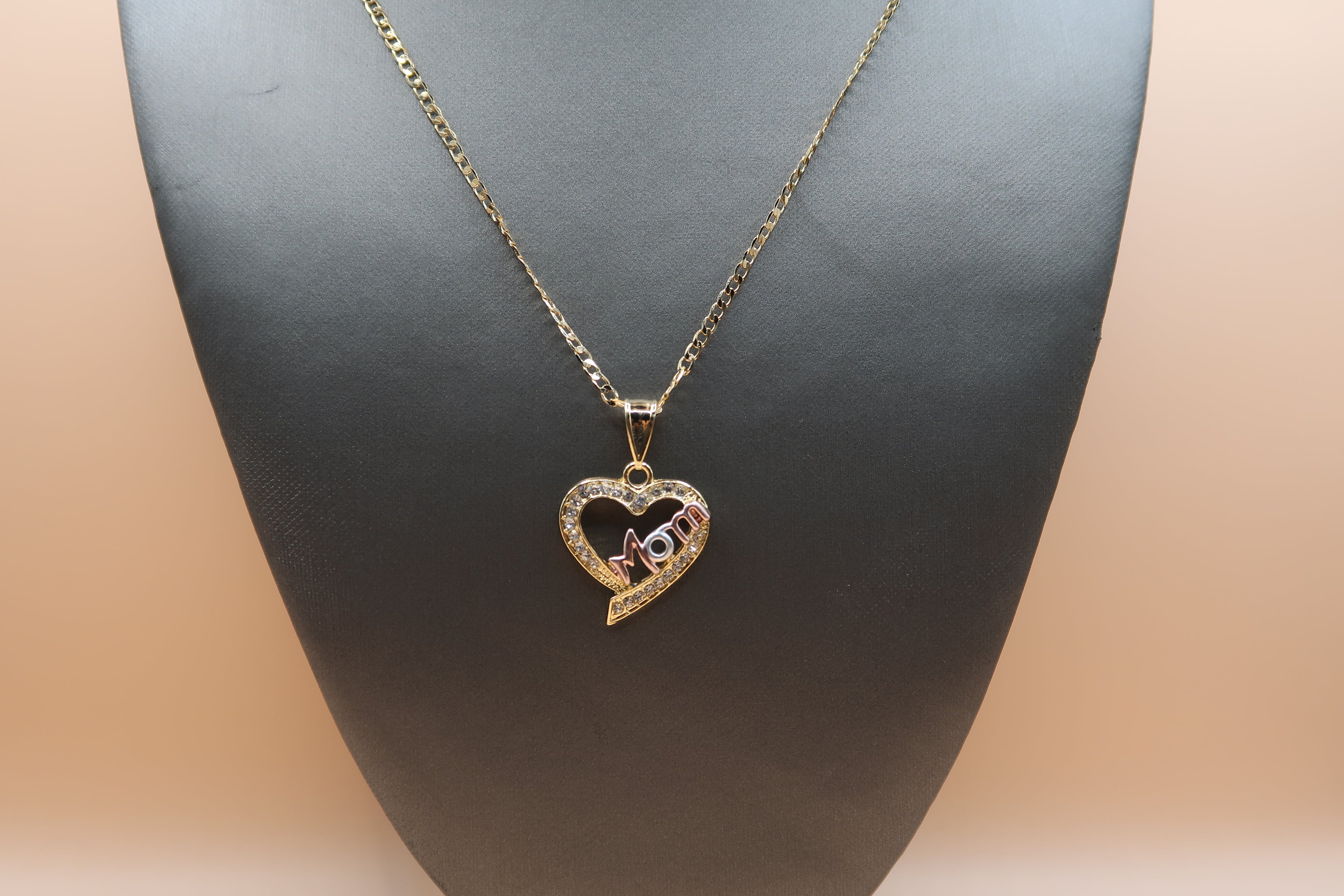 Heart Mom necklace