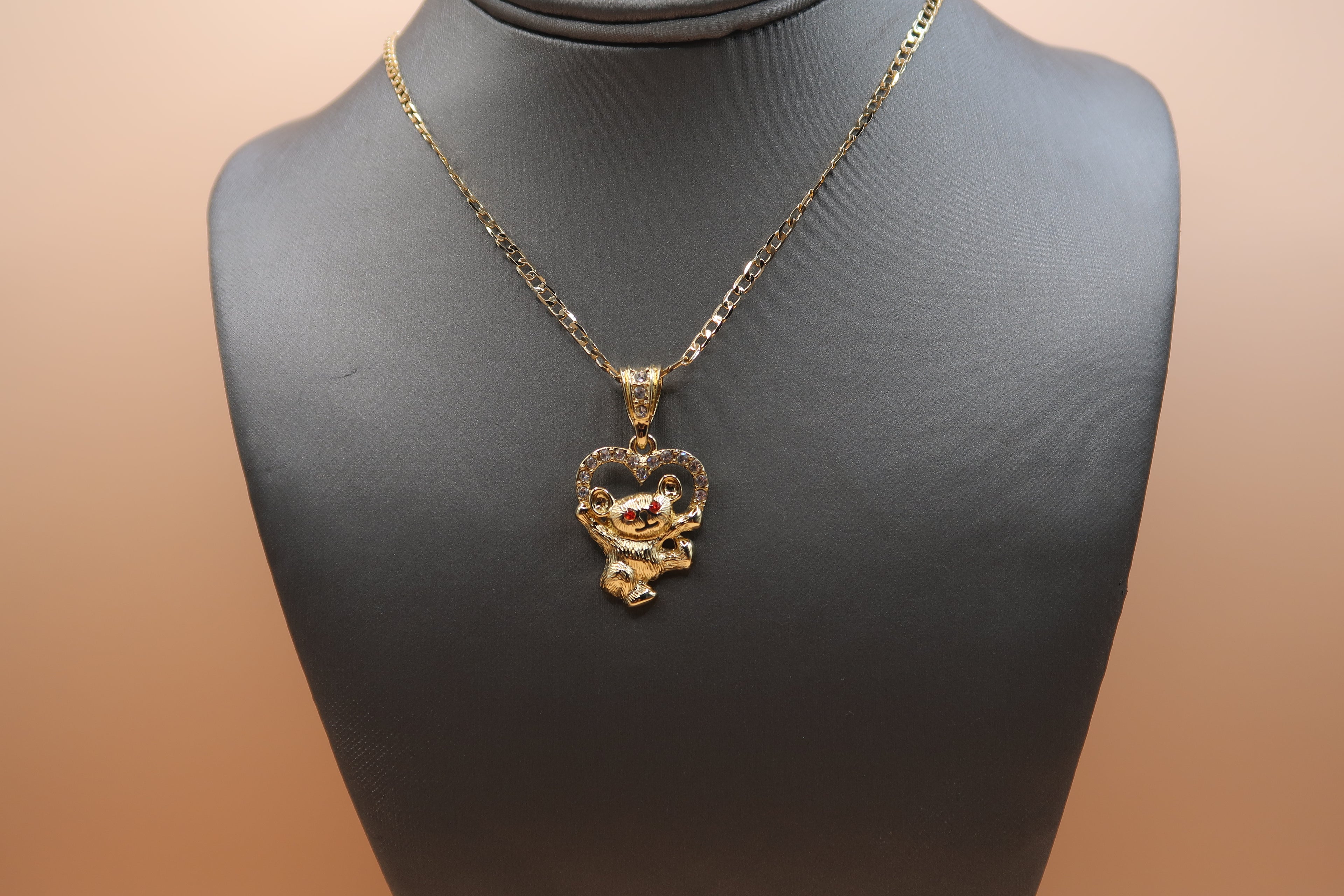 Bear love necklace