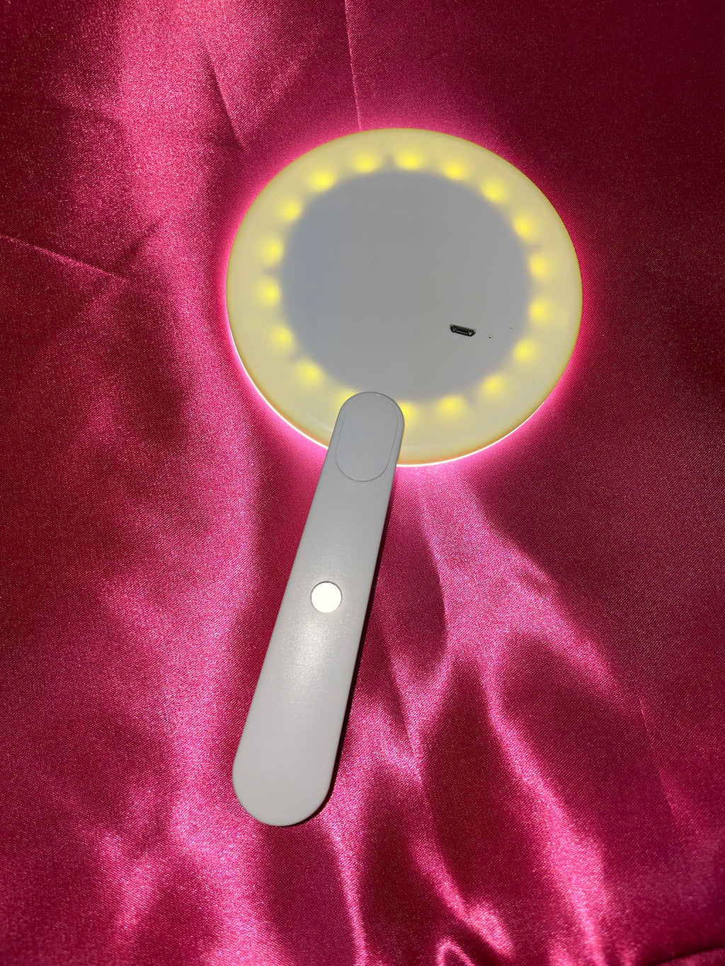 White rechargeable led hand mirror