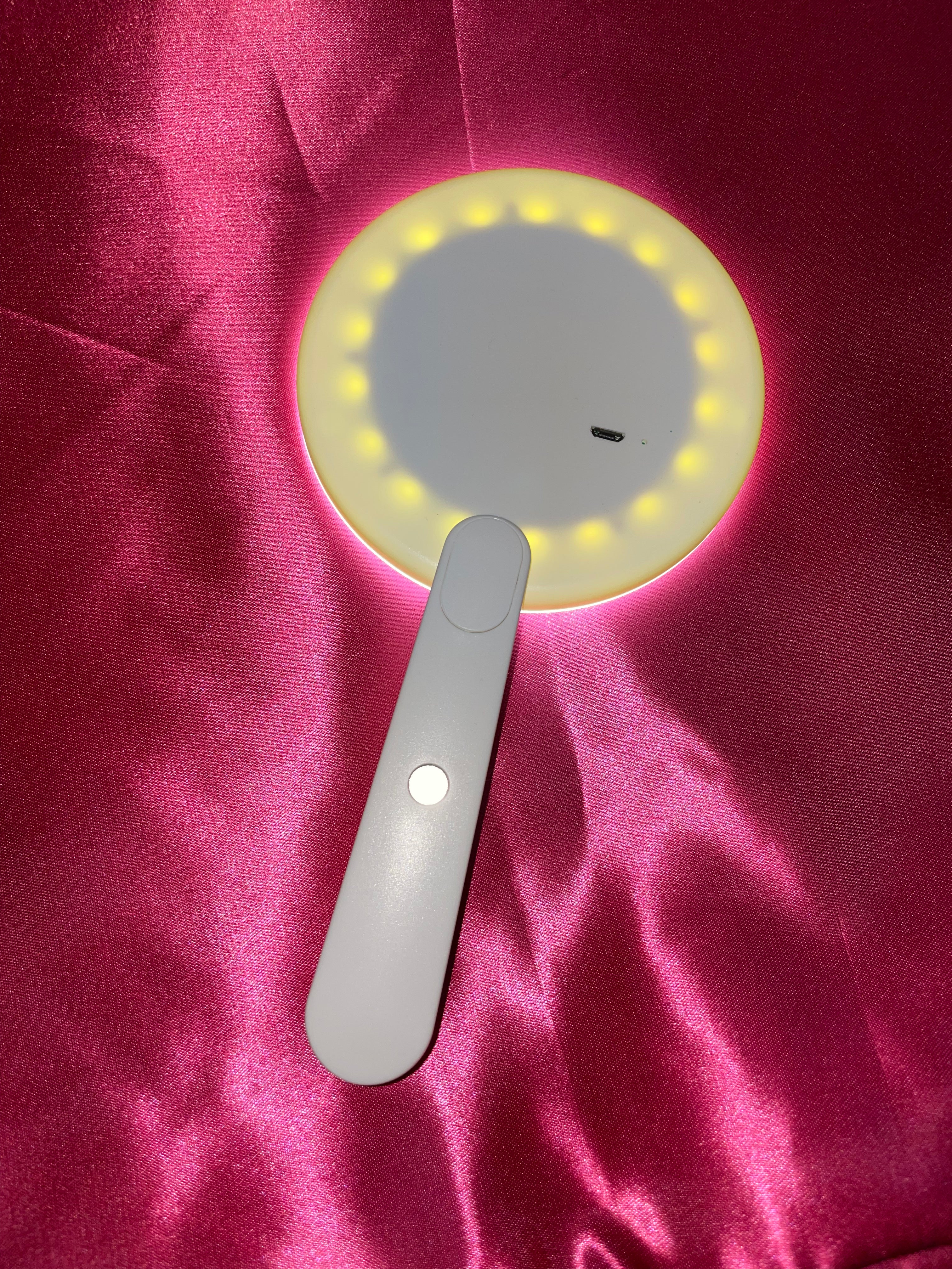White rechargeable led hand mirror